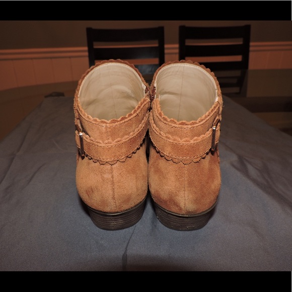 Crown & Ivy Booties - Picture 2 of 5